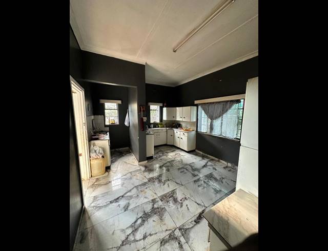 3 BEDROOM HOUSE FOR SALE IN WYCHWOOD